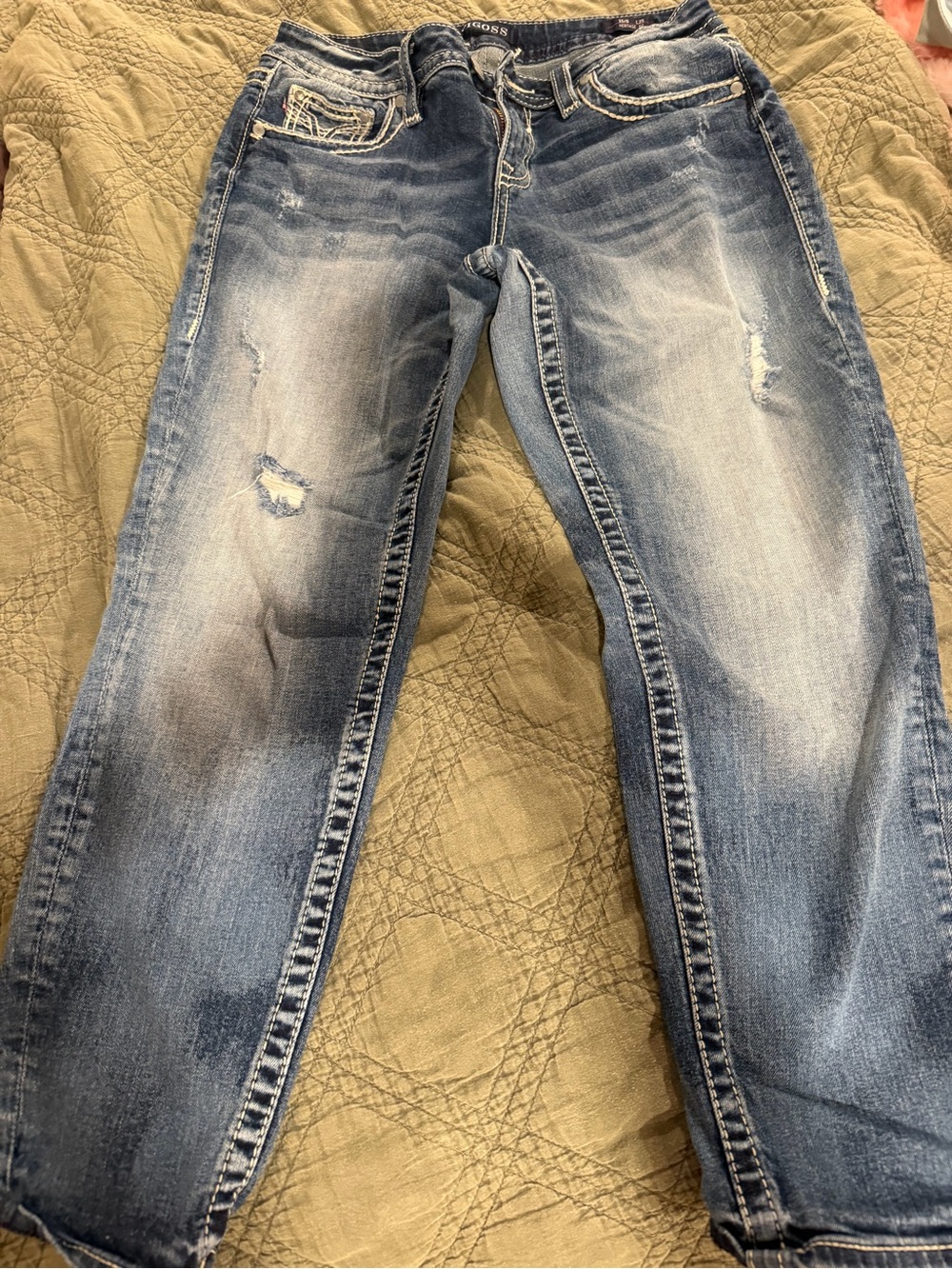 Women’s Distressed Blue Denim Jeans - Classic Washed Look cropped